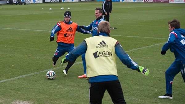 表团在哈尔 表团在哈尔