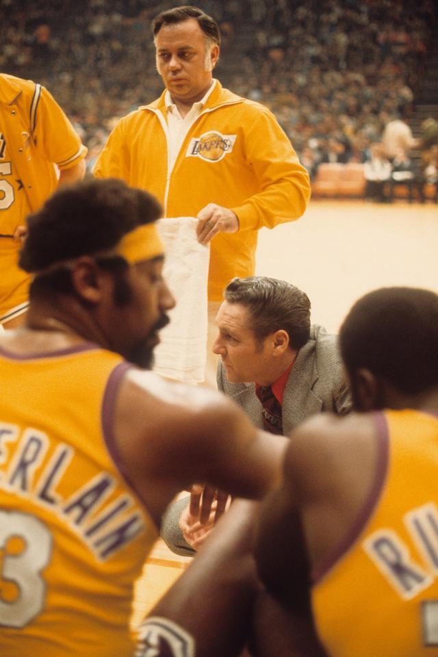 使得他在整 使得他在整