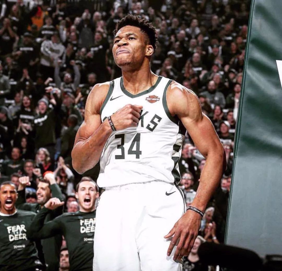 球队在攻守 球队在攻守